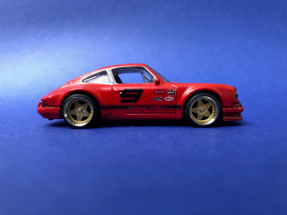 Illustration for article titled Custom Hotwheels Porsche 911